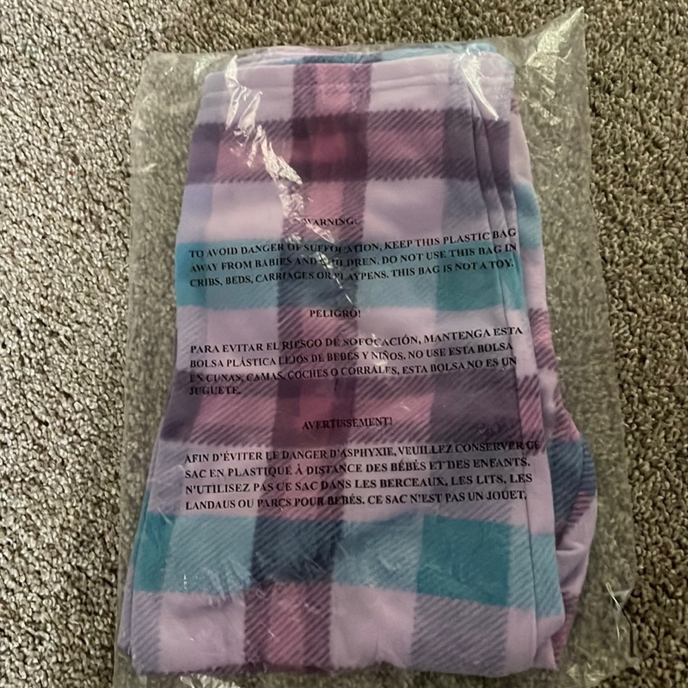 The Children’s Place, fleece plaid pajamas, girls size small (5/6)